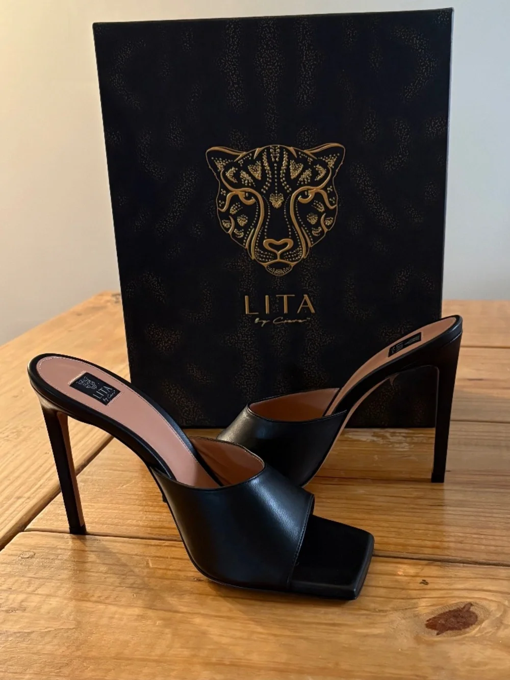 Lots by Ciara, heeled solid square toe slide